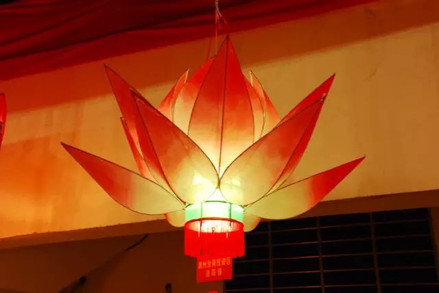 元宵节除了吃元宵还吃什么呢,元宵节要玩些什么