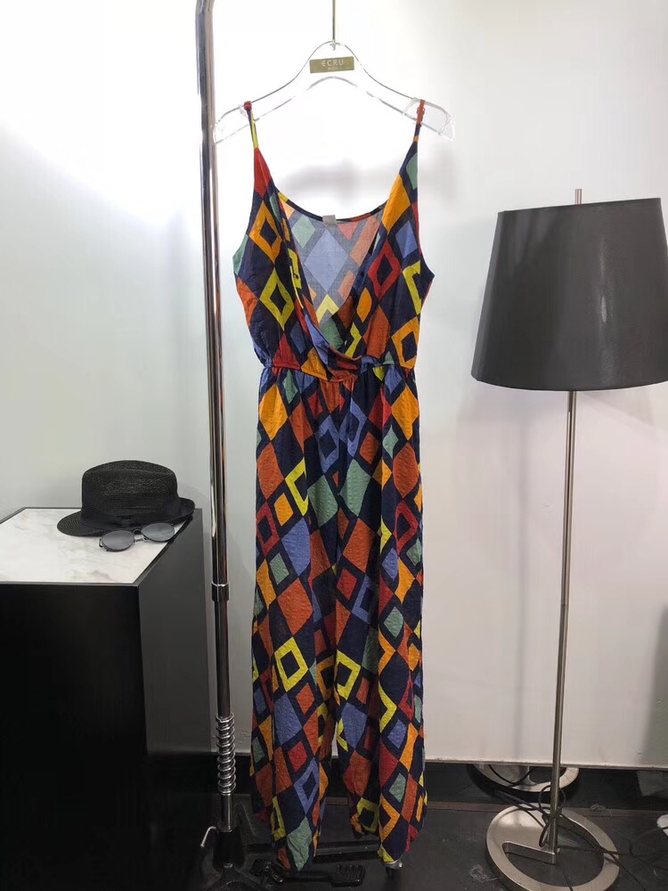 初春美衣时髦来袭,春装新款穿出气质高雅