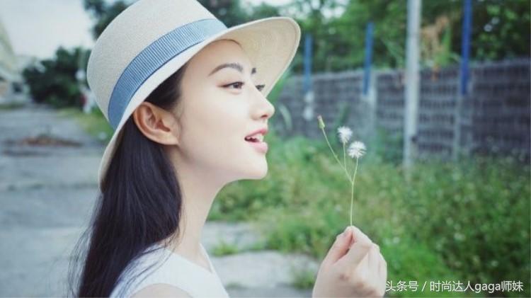 水润粉底妆容,水润清透底妆