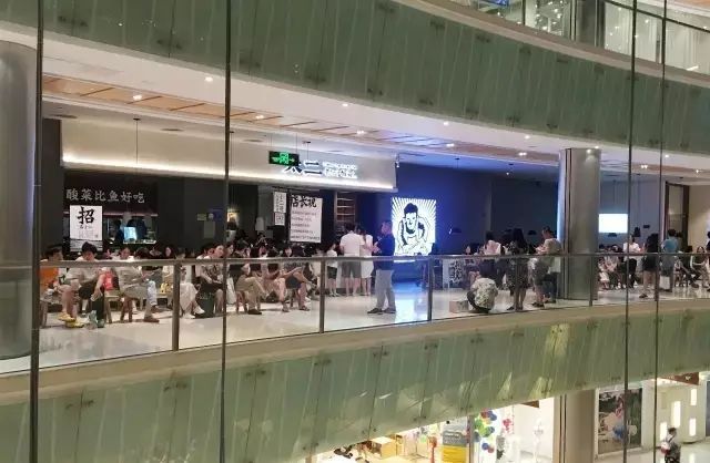 排队一小时吃个网红饭,排队三个小时的美味