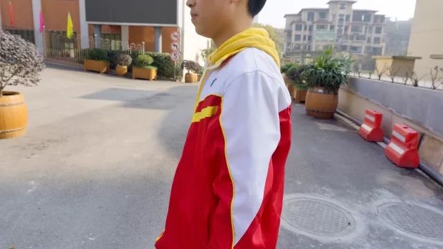 宜昌高中校服大全,宜昌哪个高中校服是红灰秋季校服