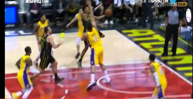 奥尼尔五大囧湖人队,奥尼尔五大囧湖人集锦