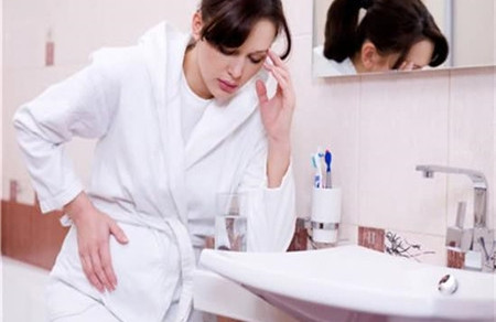 孕期见红怎么引起的呢,孕期见红什么表现