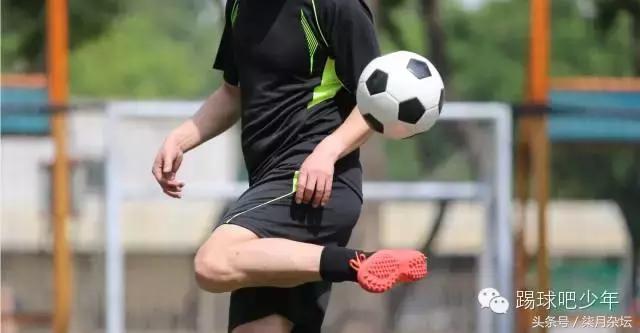 足球颠球教学考试技巧,足球颠球课堂教学