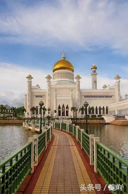 这10大东南亚“免签”仙境，月薪5K轻松走起，光看图已醉！