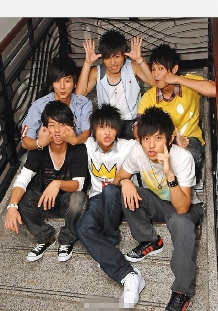 黑糖玛奇朵棒棒堂打篮球片段,棒棒堂组合和黑糖玛奇朵谈恋爱