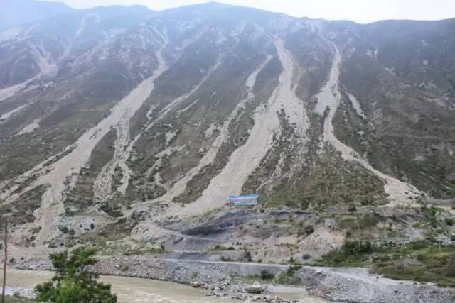 512汶川地震十二年铭记历史,缅怀汶川512地震