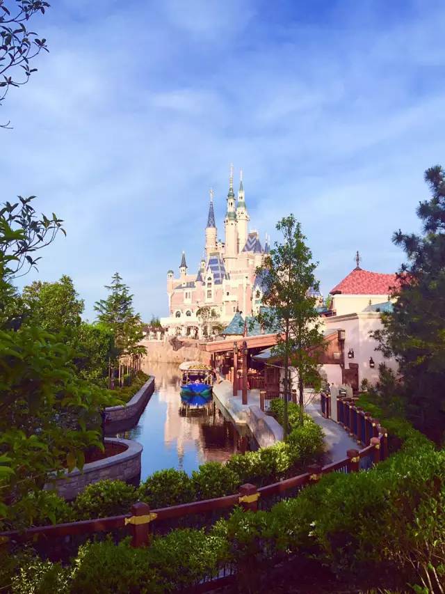 跟着朵拉去探险英文,迪士尼上海儿童游玩攻略