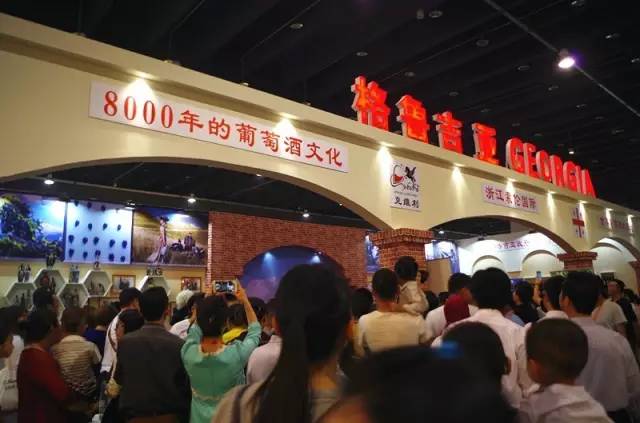 待小布说出真相，今天在进口商品展木有买买买的亲，要后悔到明年了！