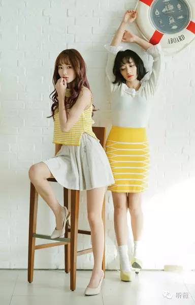 闺蜜出街的吸睛法则——我就喜欢和你像双胞胎一样！