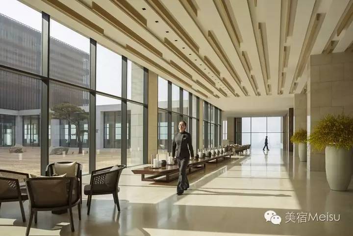 一家惊艳国牌度假界、一家美翻华北民宿圈，两种体验，看见最妩媚的青岛