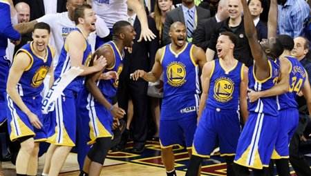 杰里韦斯特总决赛场均40分,nba历史前十得分后卫