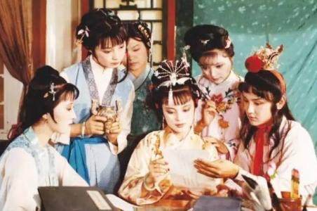 红楼梦用春秋笔法了吗,红楼梦是以白话文写的吗