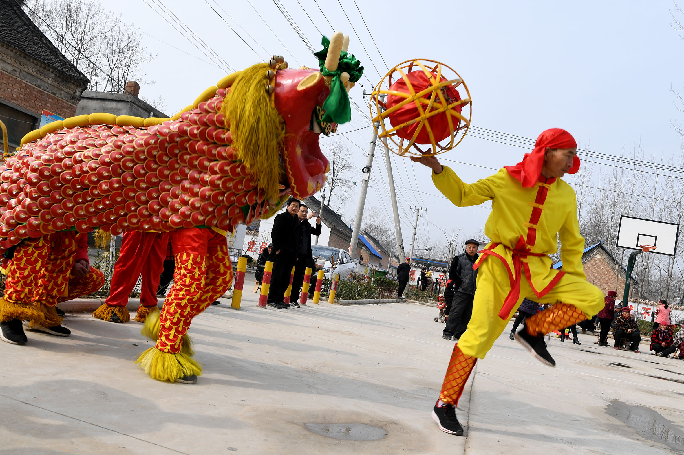 麒麟舞猜灯谜全家福:白楼乡金西村民的生活白糖粘蜜那叫个甜