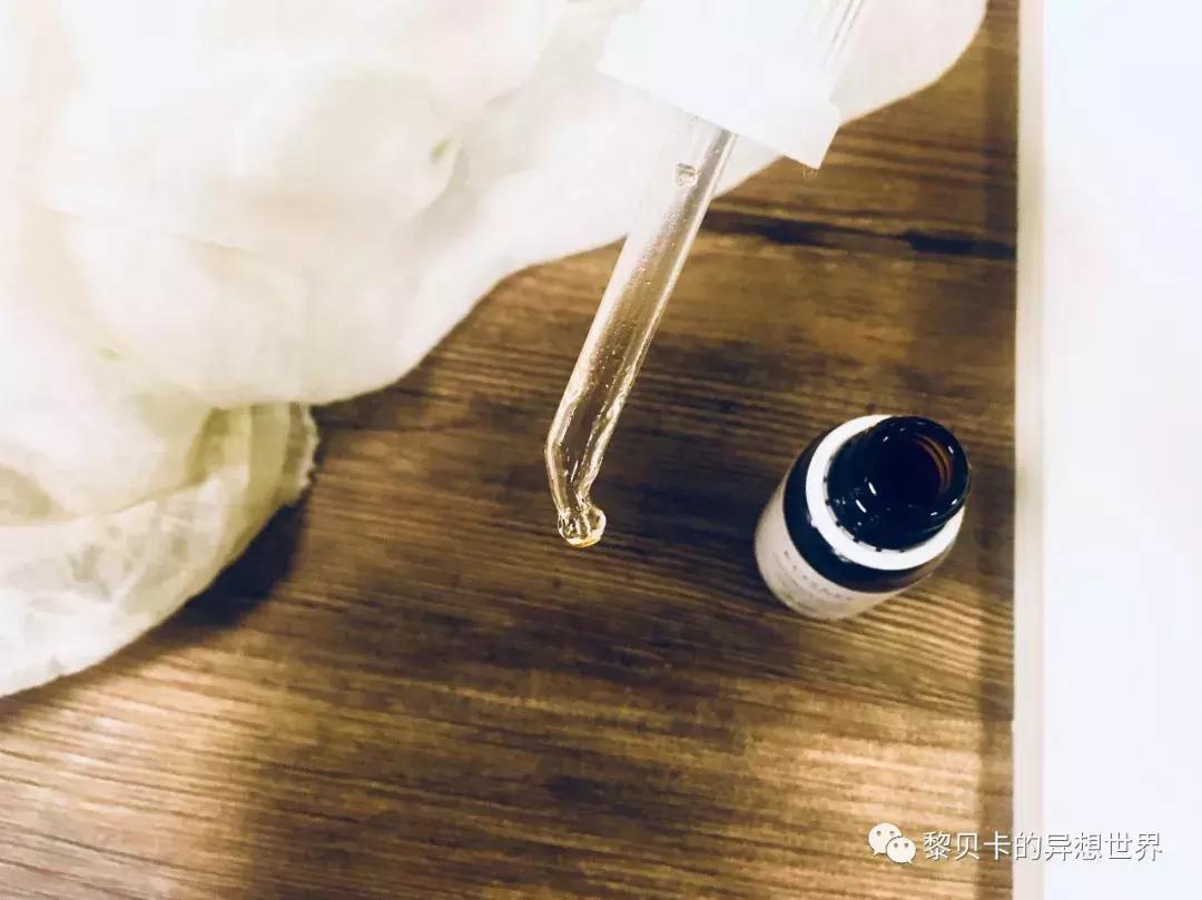 油痘皮肤毛孔粗大适合什么护肤品,毛孔粗出油长痘用什么大牌护肤品