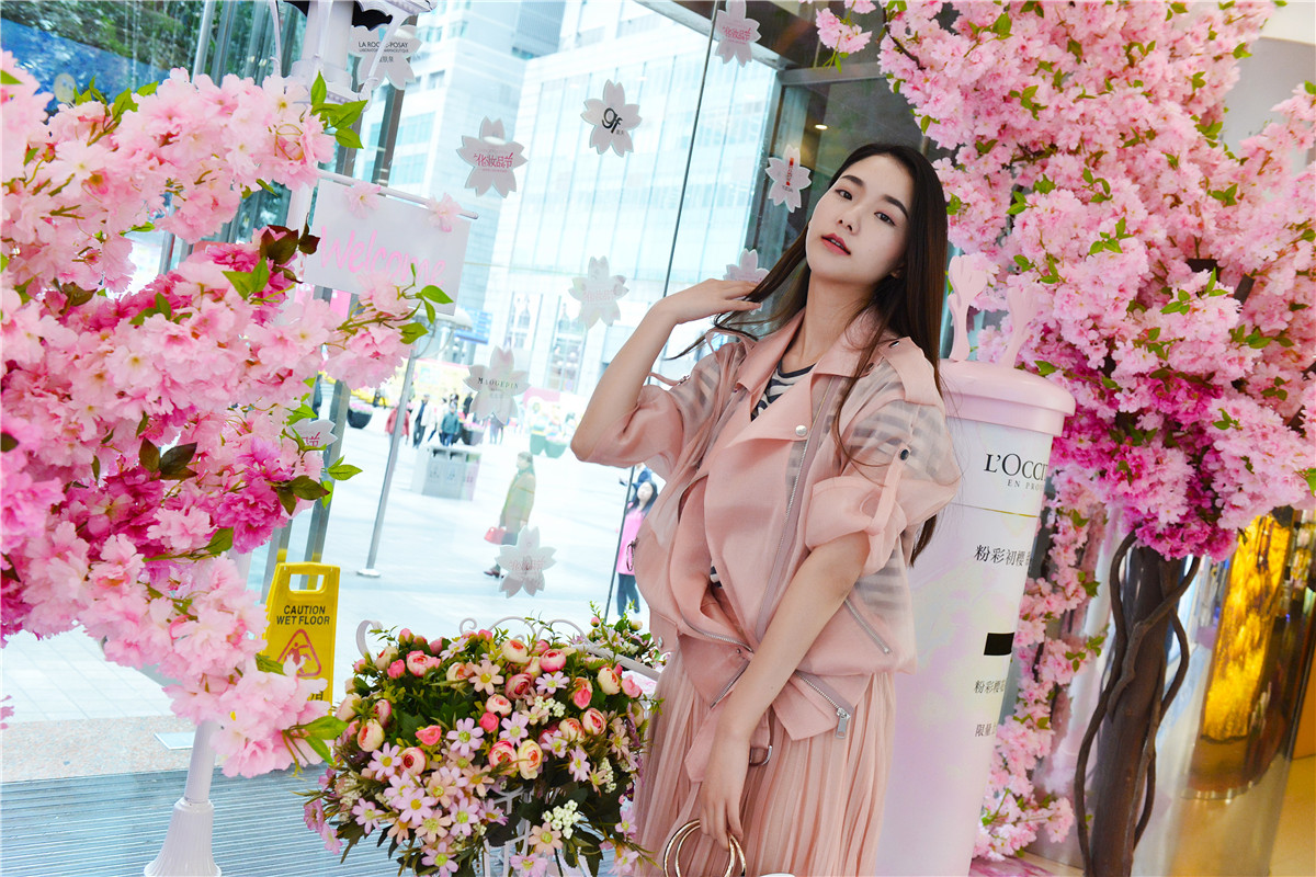 重庆解放碑街拍摄影馆,解放碑每天美女街拍时间