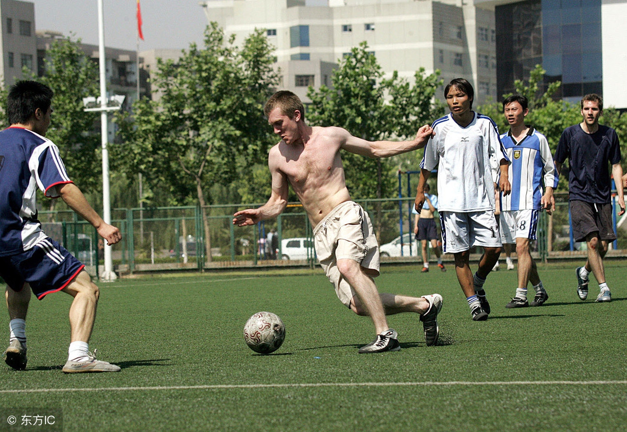 踢足球身高有要求吗,学习踢球先学什么