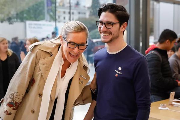 绌垮反瀹濊帀琛～鐨勫コ浜洪兘鏄粈涔堜汉,绌垮反瀹濊帀鐨勫コ浜洪兘鏄粈涔堜汉