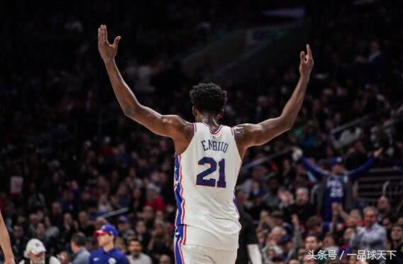 怒喷裁判被吹技犯后,大帝在替补席闭目养神思考人生:大胆刁民?