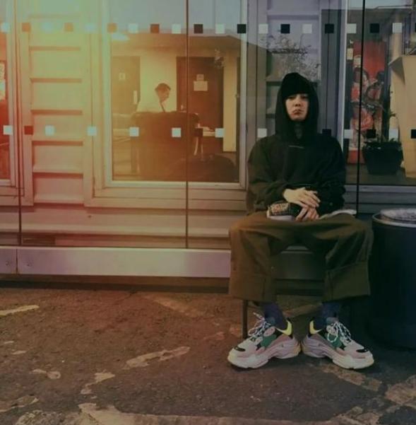 鹿晗花式起球,鹿晗花式足球技巧视频