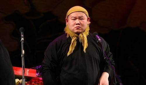 说好的喉结控:白敬亭温柔鹿晗深沉,让*欲人**罢不能的却是他