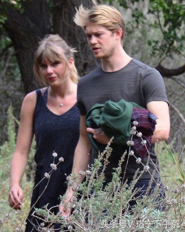 霉霉和她的现任男朋友谈多久了,霉霉与新男友甜蜜牵手超恩爱