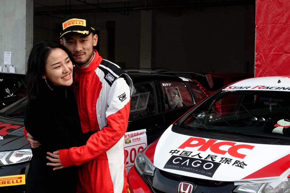 赛车女车手相亲,女赛车手相亲