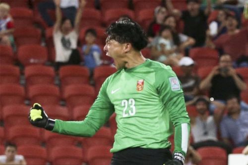 他是最年轻国脚,特立独行险被开除!把足球生涯和家庭纹在身上