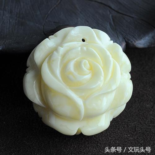 半蜜半珀的蜜蜡和白花蜜蜡哪个好,蜜蜡中白蜜蜡好还是白花蜜蜡好