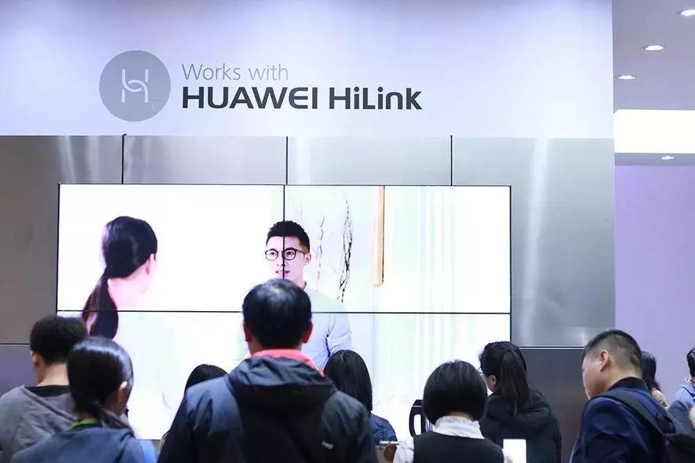 智能语言交互大厮杀、老品牌争先搭建平台、第三方平台迅速崛起