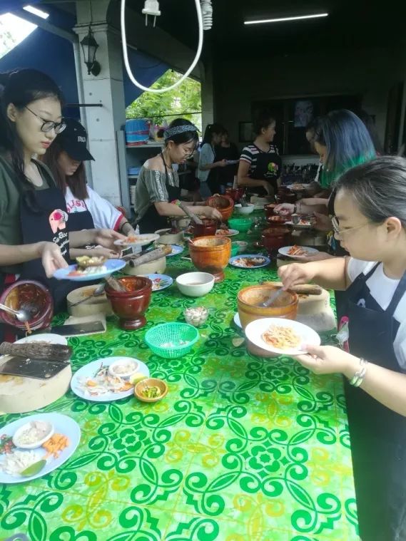 君行体验官专栏丨他在佛之国度，邂逅了一场浪漫