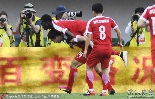 延边足球最新赛况,上港延边比赛结果