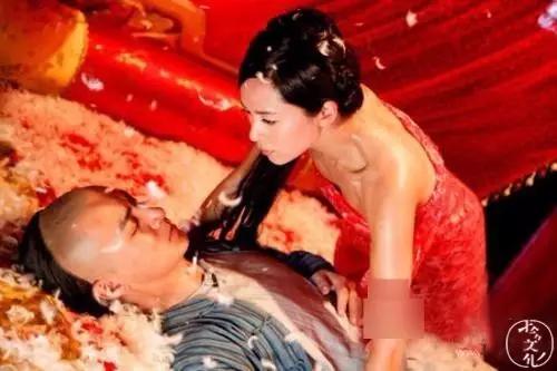 我捉住了一个*花采**贼丨雅娴