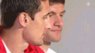 是天才也是逗逼！盘点足球场上那些逗逼青年