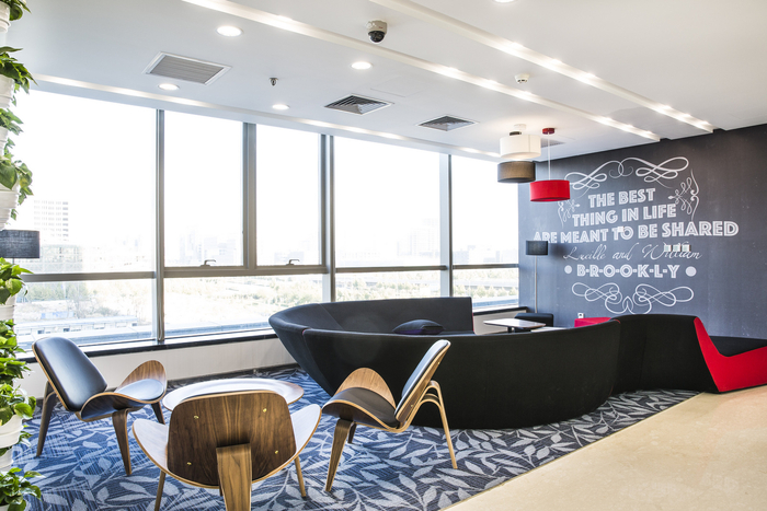 探访刘强东在北京的京东总部大楼,参观京东总部