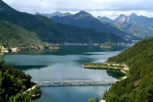 主持人读错安徽地名,新闻主持人读错地名