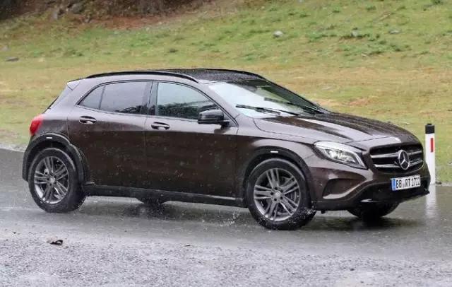 2023款奔驰glb最新动态,介于a级和b级之间的车