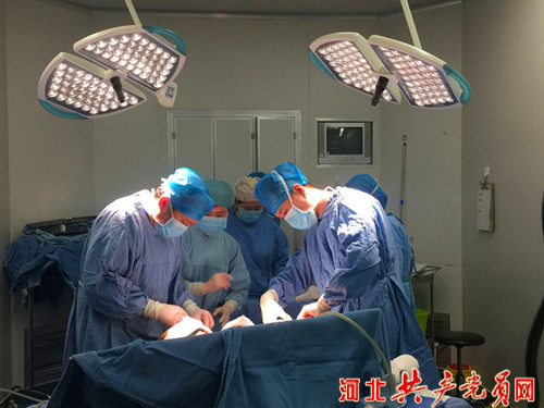 唐山工人医院职工向烧伤患儿刘佳友捐款69954元