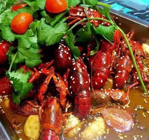 第一批吃小龙虾视频,第一个吃小龙虾的人