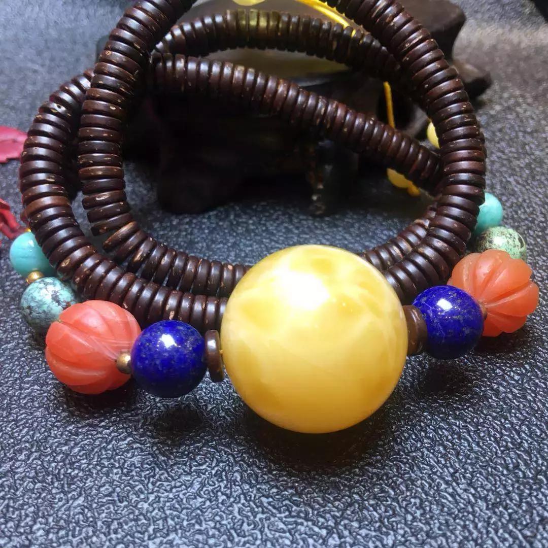 蜜蜡刚入手怎么有塑料味,蜜蜡上手有什么感觉