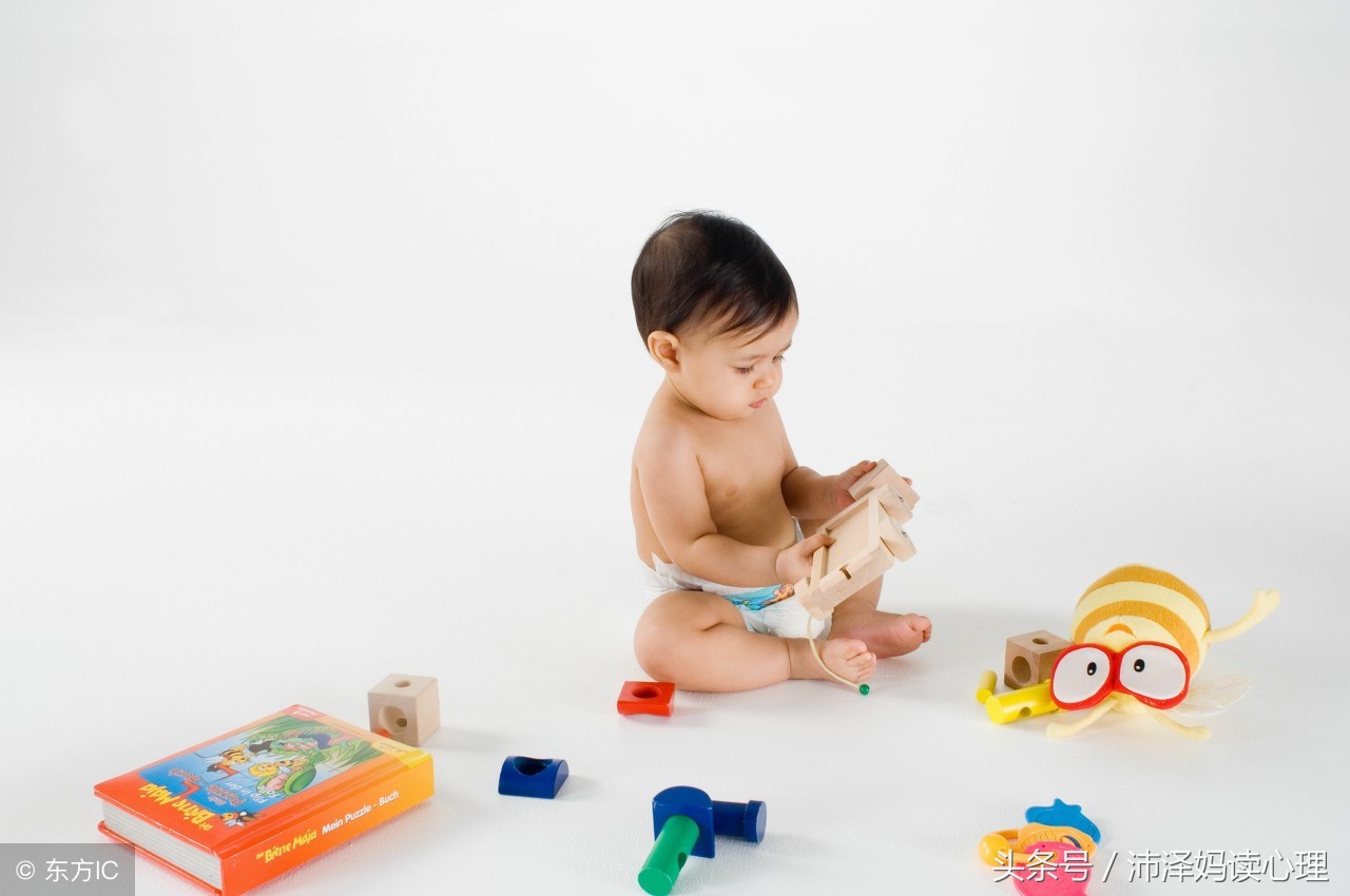 一岁宝宝喜欢抠别人嘴巴怎么办,1岁的宝宝为什么喜欢抠人嘴