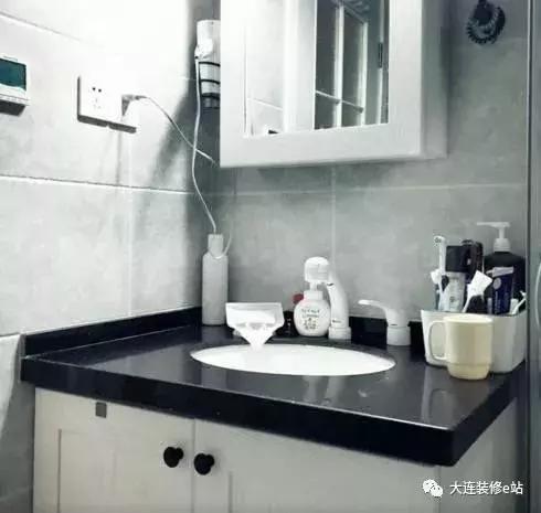 大连装修-N款流行镜柜：镜柜是个好东西，是镜子也可收纳