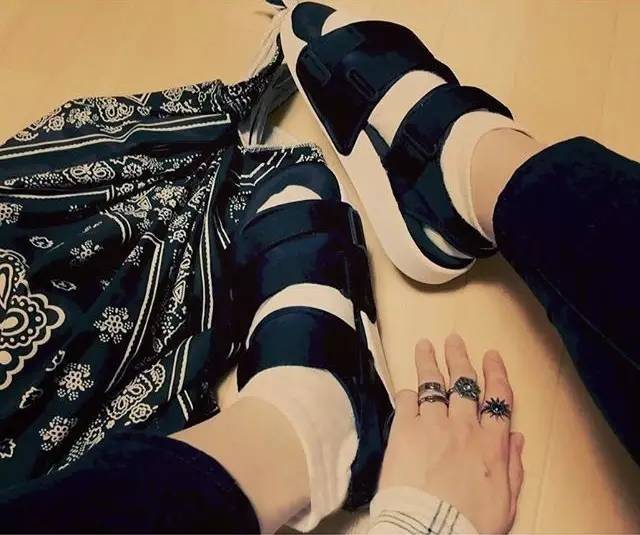 夏季女凉鞋推荐潮牌,潮女凉鞋