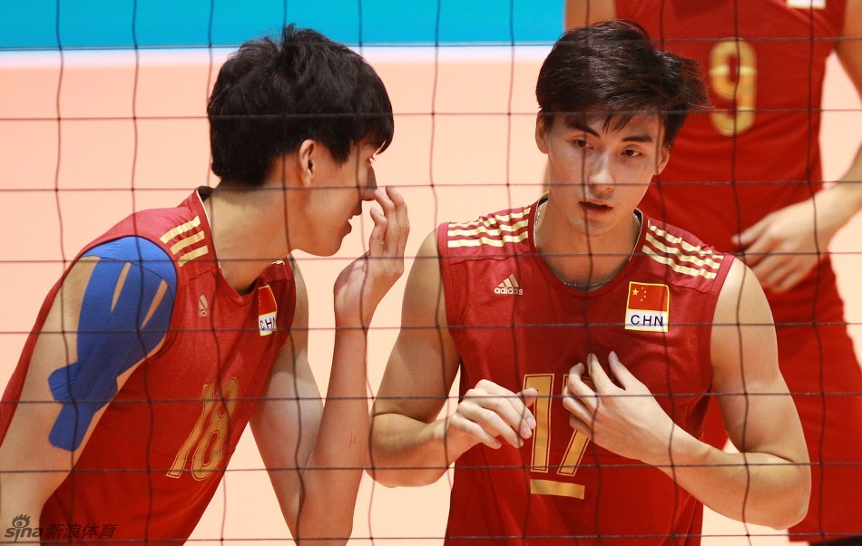 踢球的都是男模？男排队员表示不服！