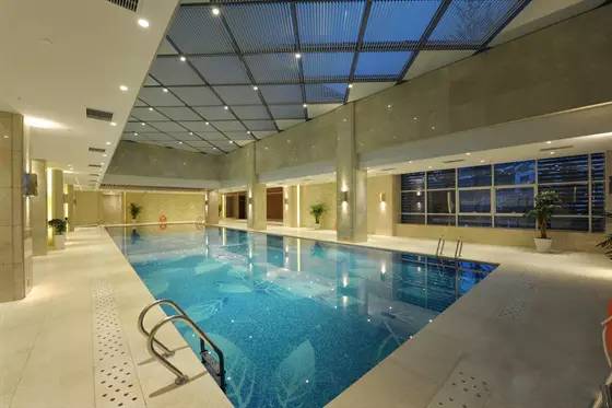 青岛伊春路银座游泳馆学游泳价格,青岛市室内游泳馆