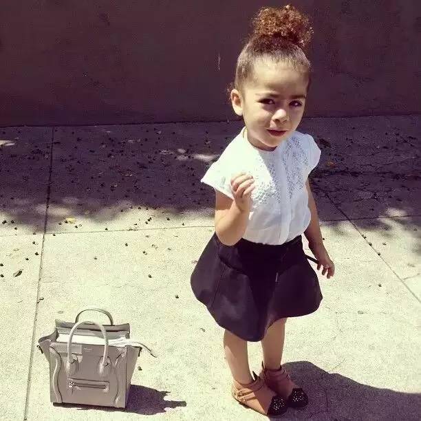 你5岁还在吃土，她已经坐拥半个时尚圈