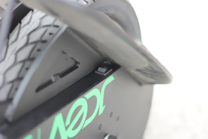 站着开车也很酷即酷立行电动车全体验