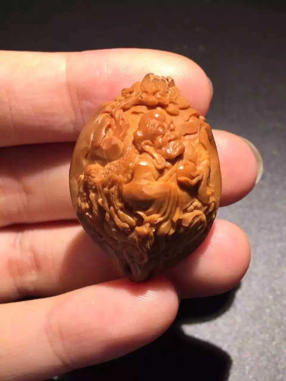 3花和四花橄榄核哪个更值得玩,如何看橄榄核几花