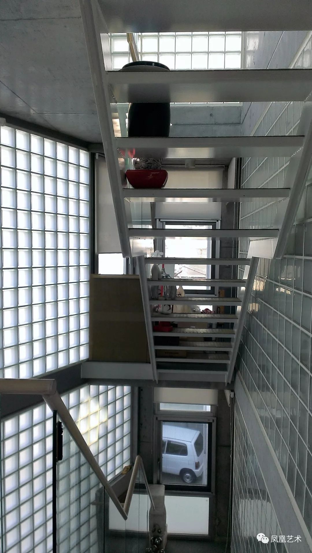 凤凰艺术｜陆蓉之：女神草间弥生，刚刚跨入89岁生日