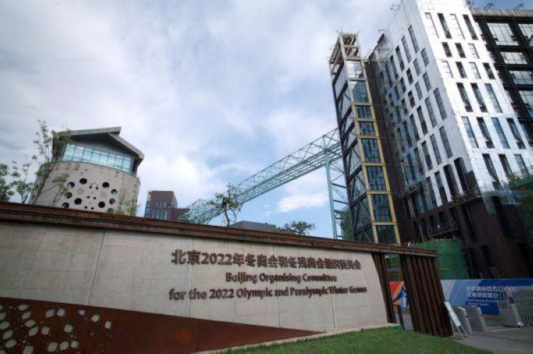 午间星闻|非洲选手包揽重马男女冠军，半程男子冠军是个重庆高三学生；名导李杨要拍青春励志片,可能来重庆取景